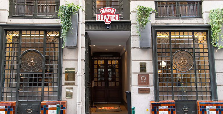 Situé au cœur de Lyon, le restaurant La Mère Brazier est une institution gastronomique qui incarne l'essence de la cuisine lyonnaise.